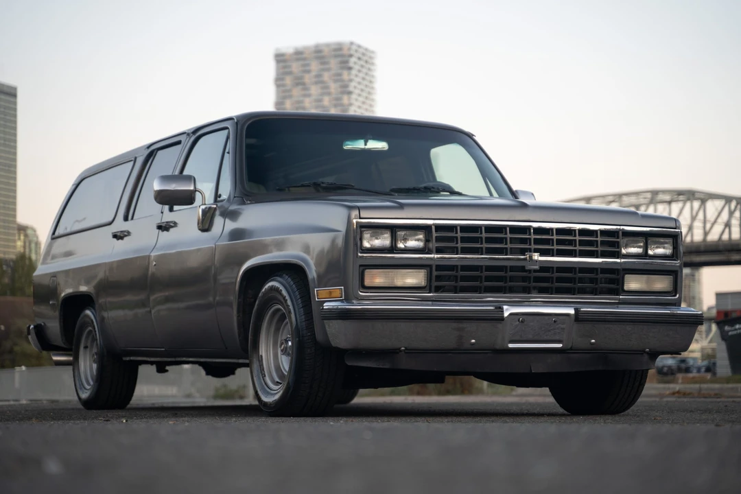 1989 GMC Suburban 7th Gen - Image 26 of 31
