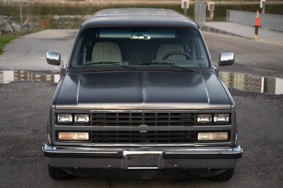 1989 GMC Suburban 7th Gen - Image 27 of 31