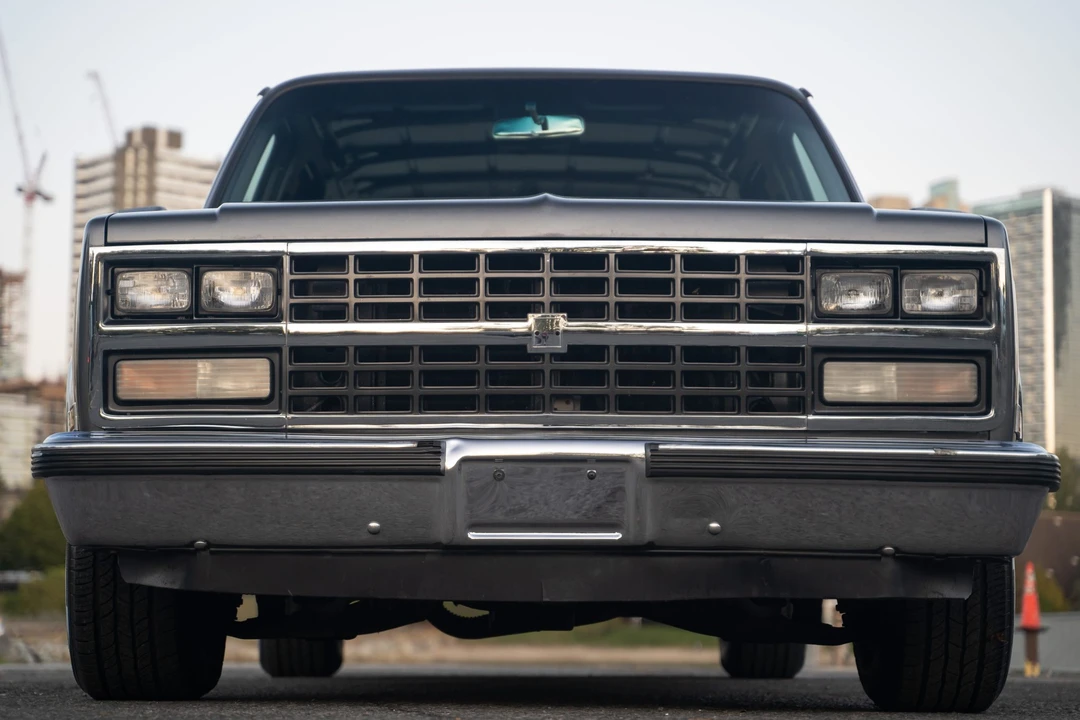 1989 GMC Suburban 7th Gen - Image 30 of 31