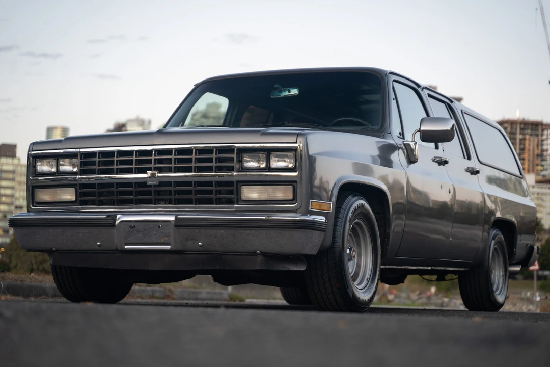 1989 GMC Suburban 7th Gen - Image 5 of 31