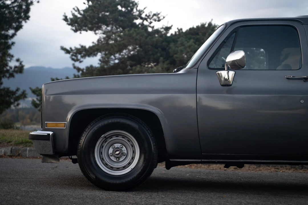1989 GMC Suburban 7th Gen - Image 31 of 31