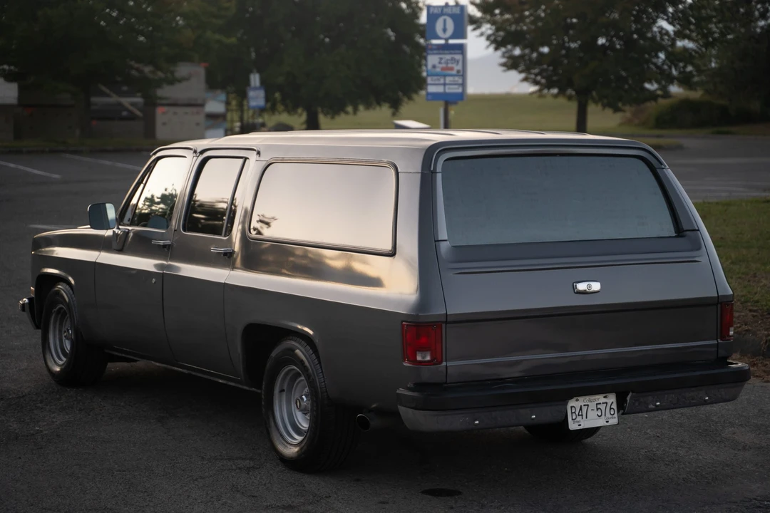 1989 GMC Suburban 7th Gen - Image 10 of 31
