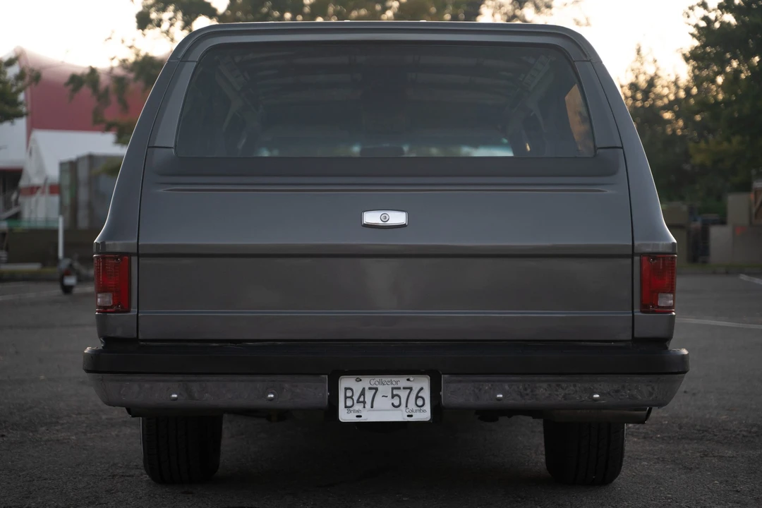 1989 GMC Suburban 7th Gen - Image 13 of 31