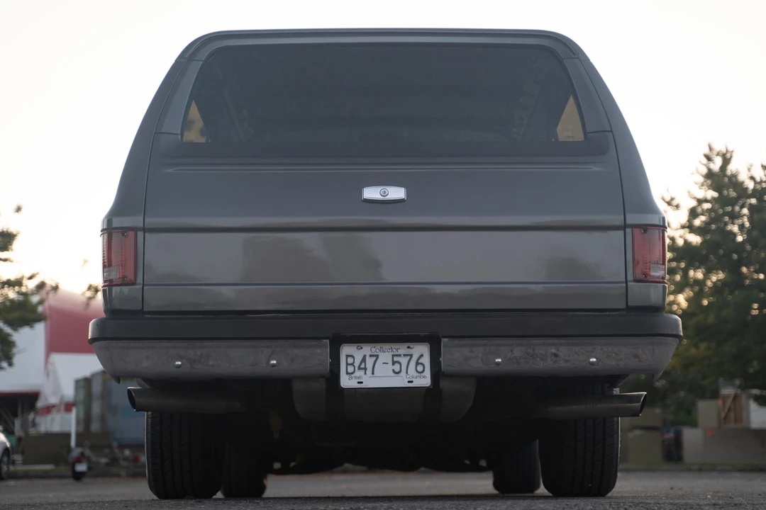 1989 GMC Suburban 7th Gen - Image 14 of 31