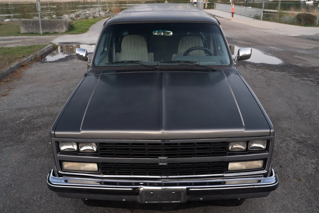1989 GMC Suburban 7th Gen - Image 28 of 31