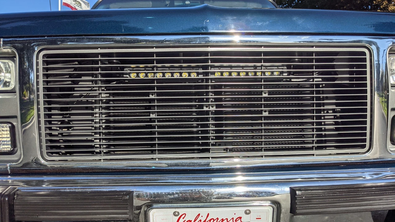1991 GMC Suburban 7th Gen - Image 27 of 31