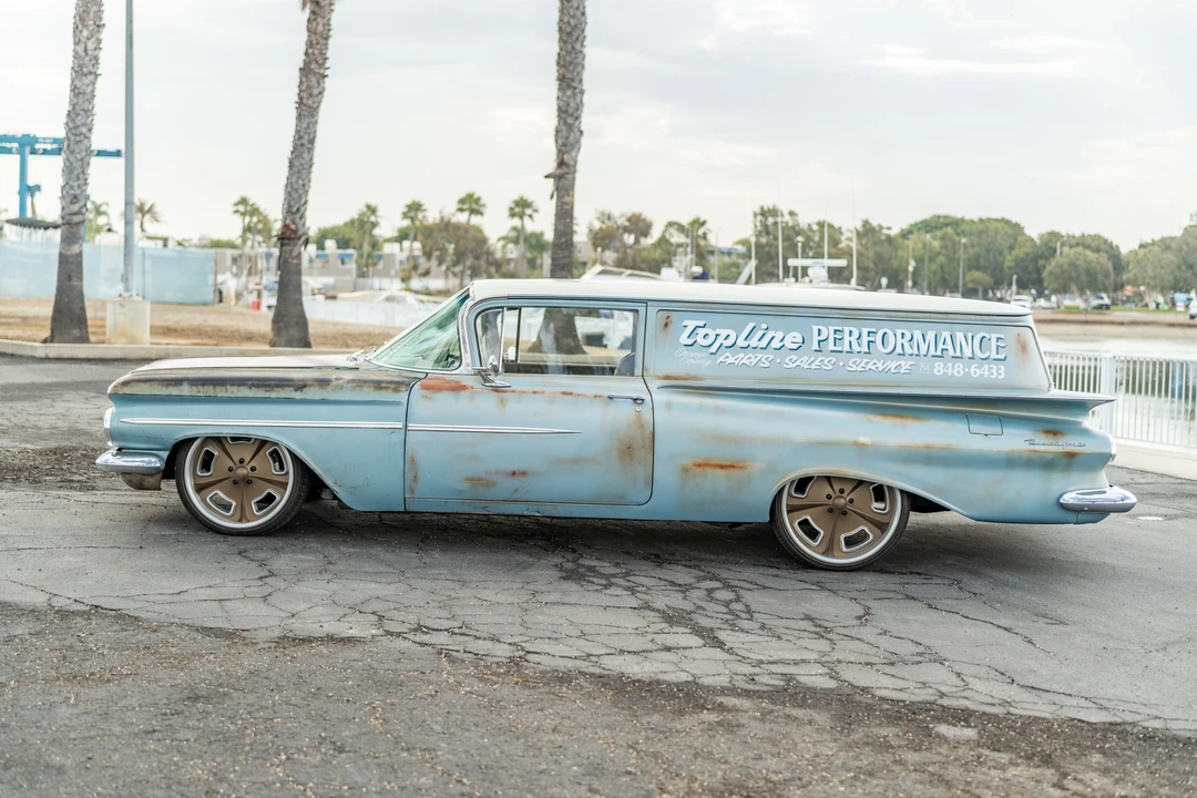 1959 Chevrolet Suburban 4th Gen - Image 5 of 31