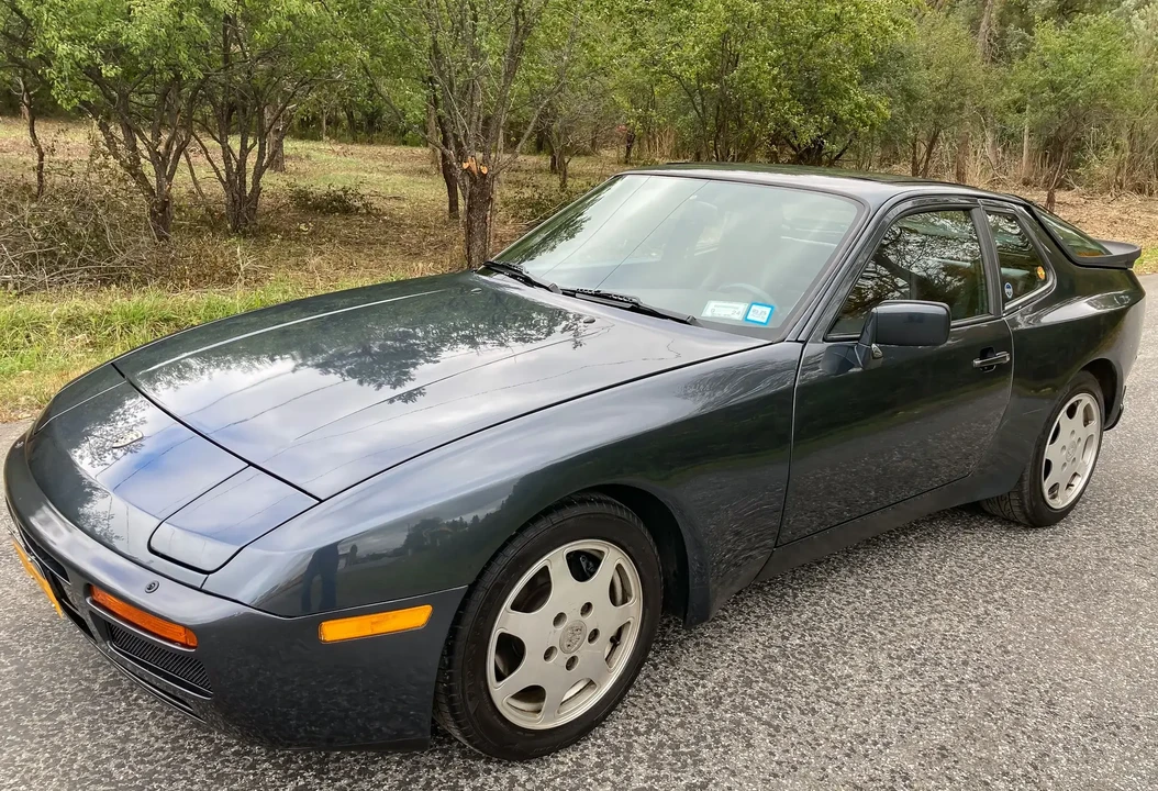 1988 Porsche 944 - Image 3 of 6