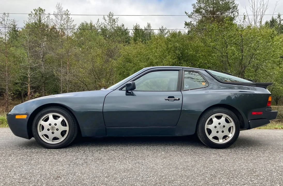 1988 Porsche 944 - Image 5 of 6