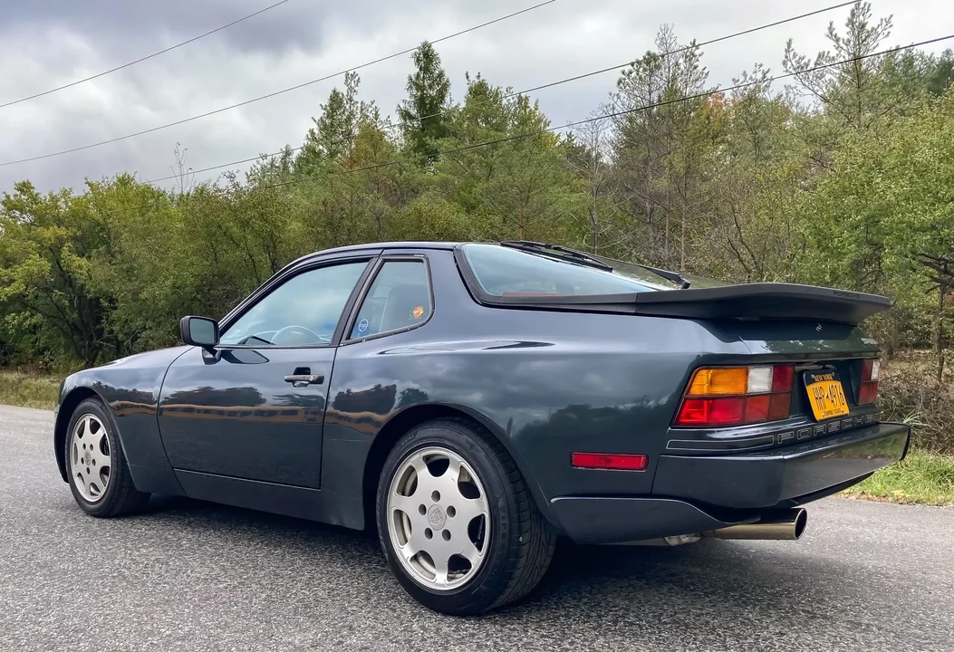 1988 Porsche 944 - Image 6 of 6