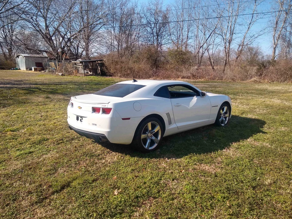2011 Chevrolet Camaro 5th Gen - Image 5 of 31