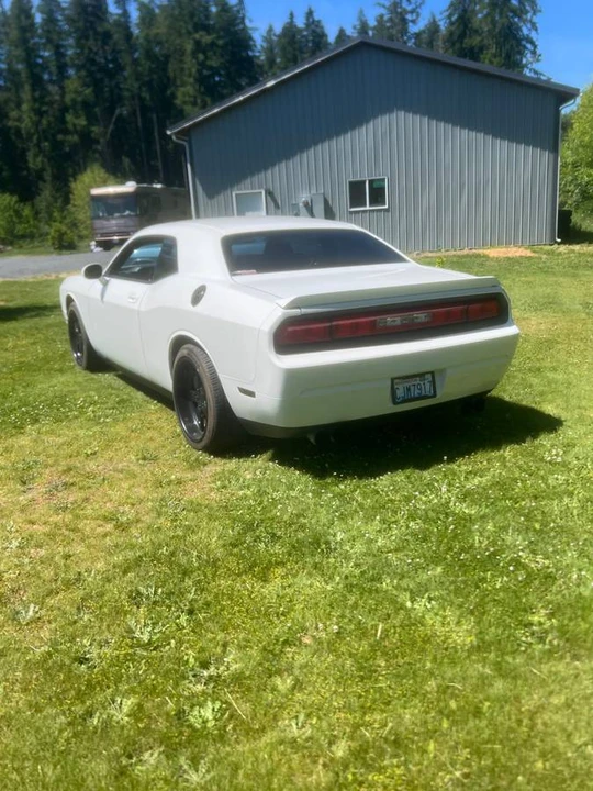 2009 Dodge Challenger 3rd Gen - Image 5 of 12