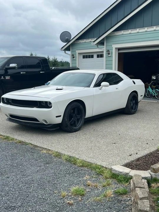 2009 Dodge Challenger 3rd Gen - Image 2 of 12