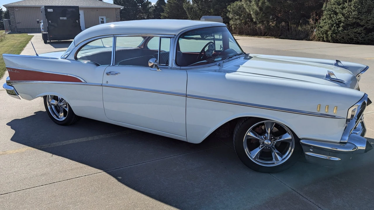 1957 Chevrolet Tri-Five Bel Air 2-Door Hardtop & Coupe - Image 7 of 31