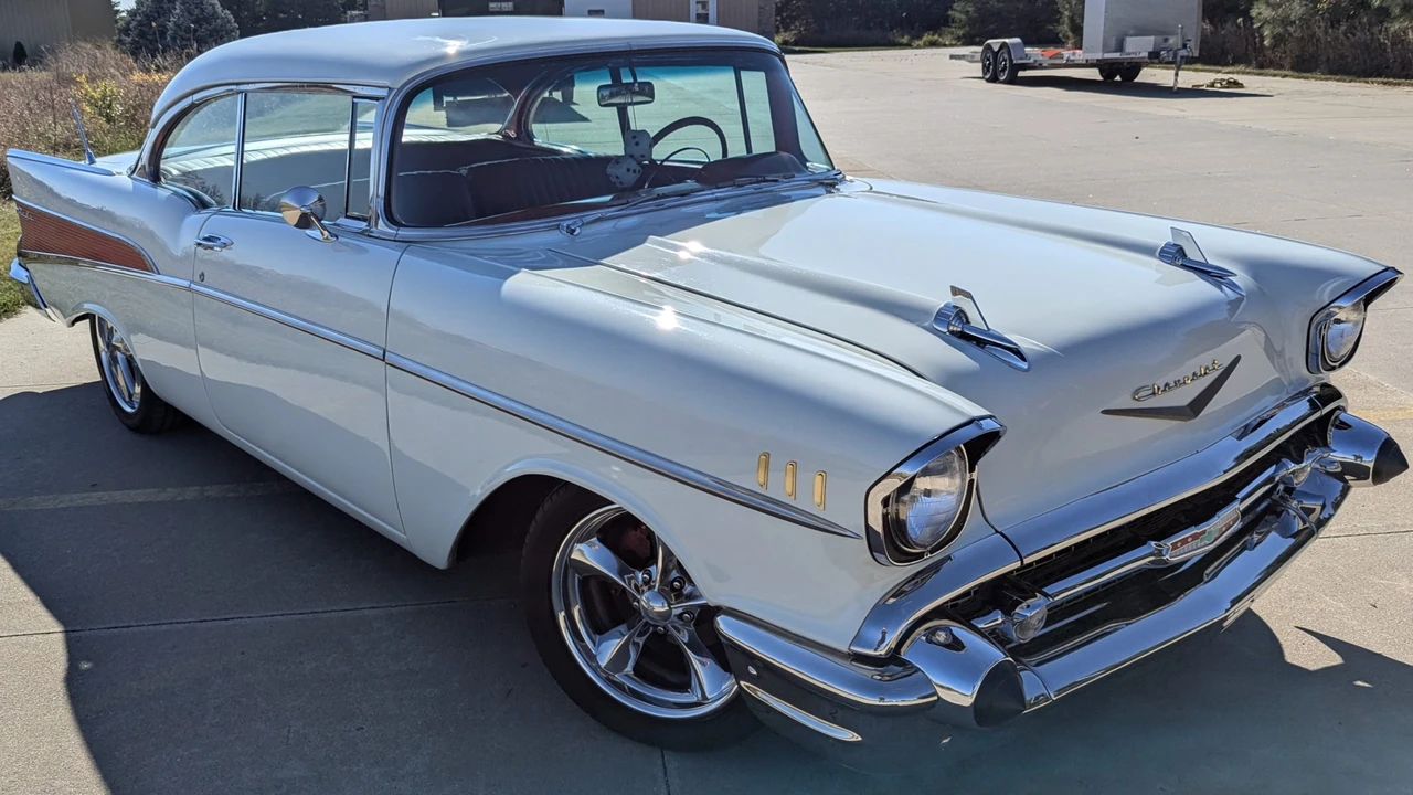 1957 Chevrolet Tri-Five Bel Air 2-Door Hardtop & Coupe - Image 6 of 31