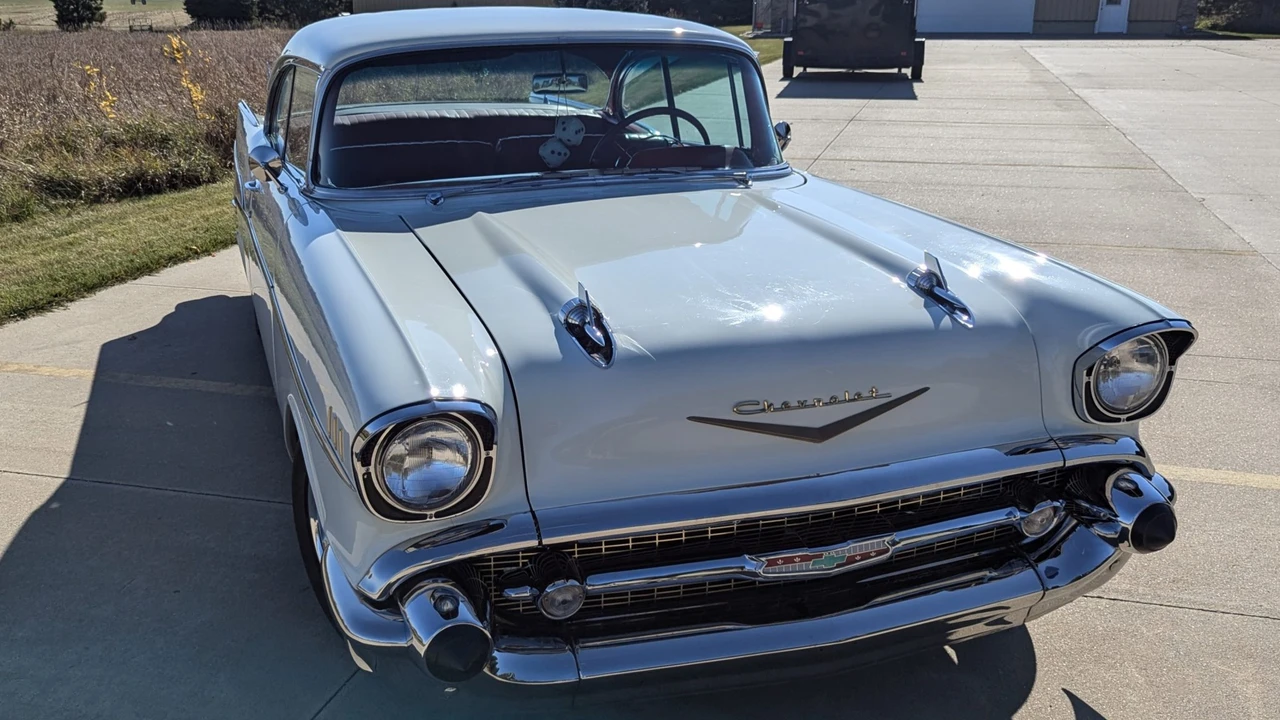 1957 Chevrolet Tri-Five Bel Air 2-Door Hardtop & Coupe - Image 5 of 31