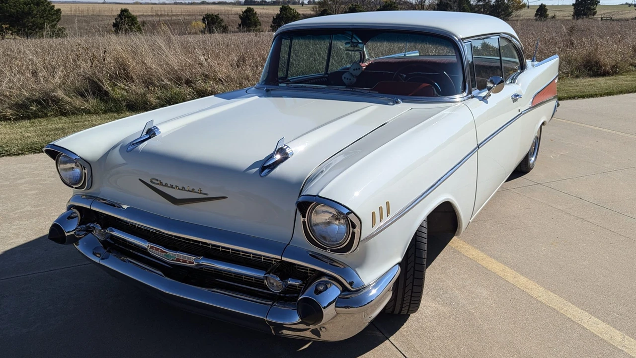 1957 Chevrolet Tri-Five Bel Air 2-Door Hardtop & Coupe - Image 3 of 31