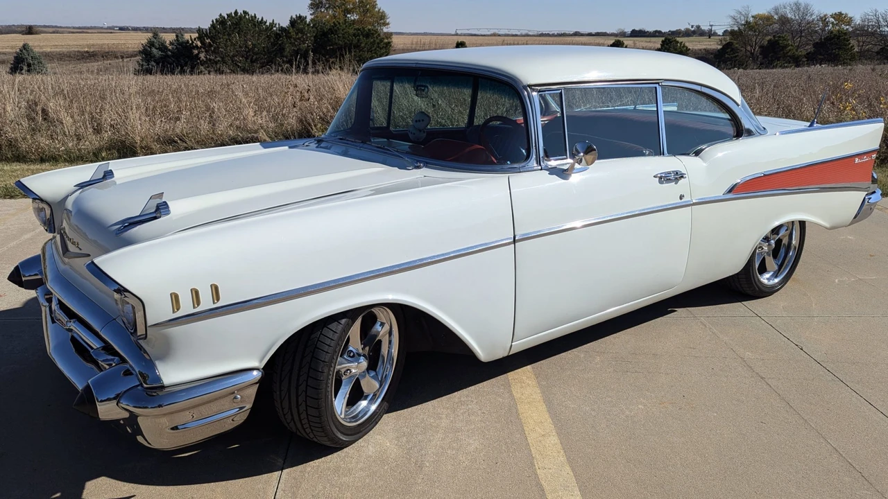 1957 Chevrolet Tri-Five Bel Air 2-Door Hardtop & Coupe - Image 2 of 31
