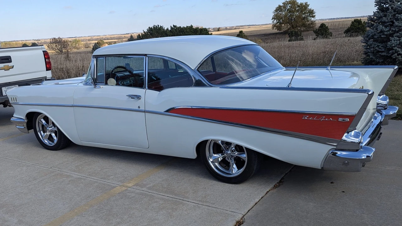 1957 Chevrolet Tri-Five Bel Air 2-Door Hardtop & Coupe - Image 17 of 31