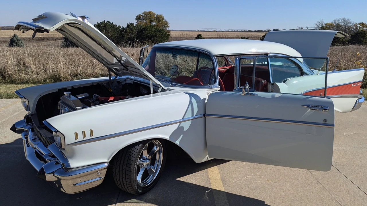 1957 Chevrolet Tri-Five Bel Air 2-Door Hardtop & Coupe - Image 22 of 31