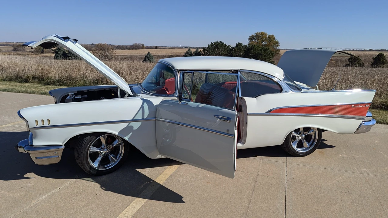 1957 Chevrolet Tri-Five Bel Air 2-Door Hardtop & Coupe - Image 21 of 31