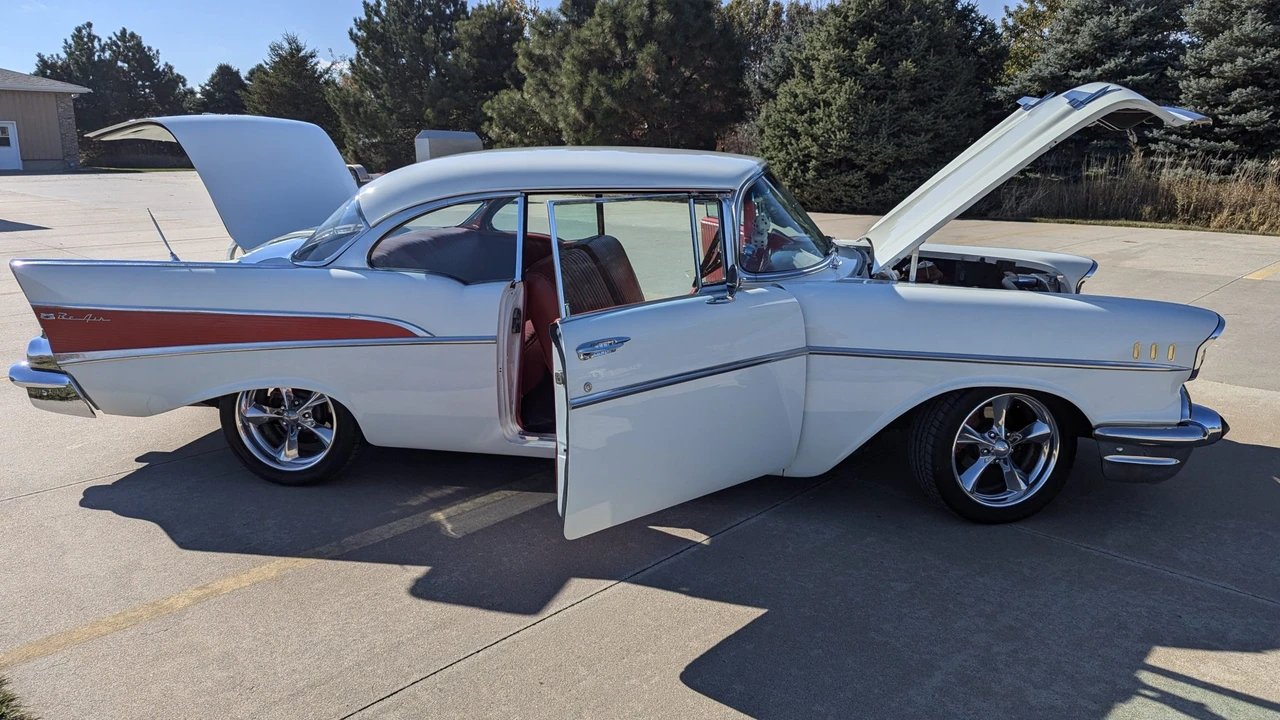 1957 Chevrolet Tri-Five Bel Air 2-Door Hardtop & Coupe - Image 30 of 31