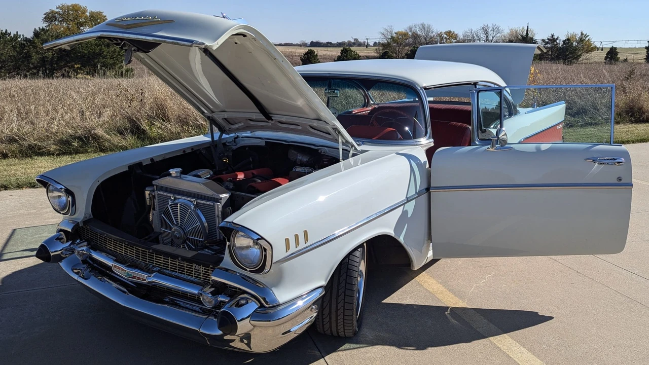 1957 Chevrolet Tri-Five Bel Air 2-Door Hardtop & Coupe - Image 24 of 31