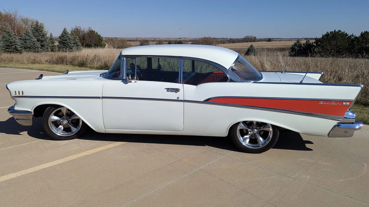 1957 Chevrolet Tri-Five Bel Air 2-Door Hardtop & Coupe - Image 18 of 31