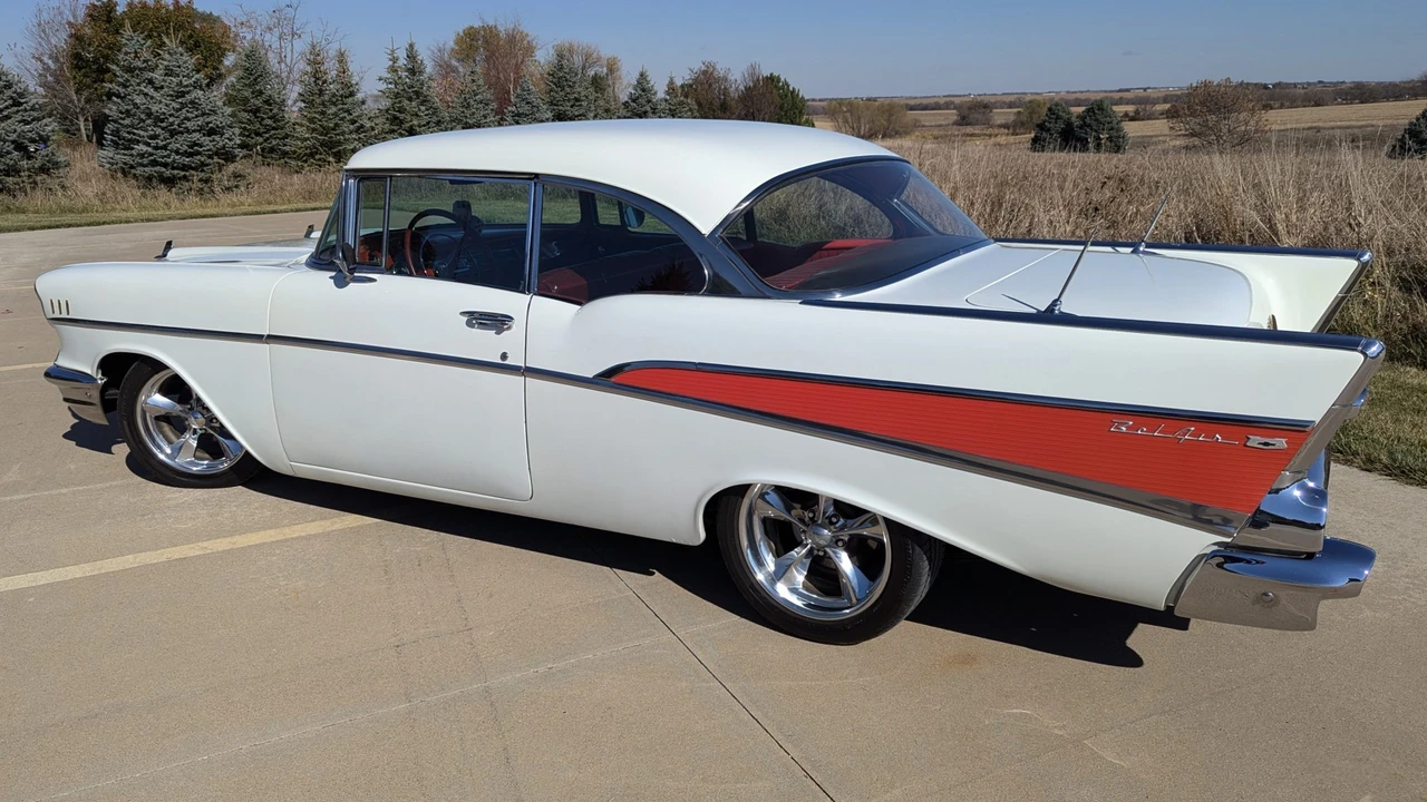 1957 Chevrolet Tri-Five Bel Air 2-Door Hardtop & Coupe - Image 16 of 31