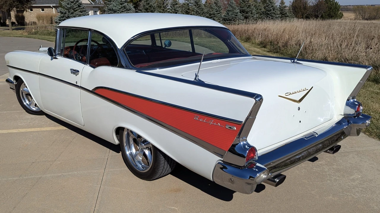 1957 Chevrolet Tri-Five Bel Air 2-Door Hardtop & Coupe - Image 15 of 31