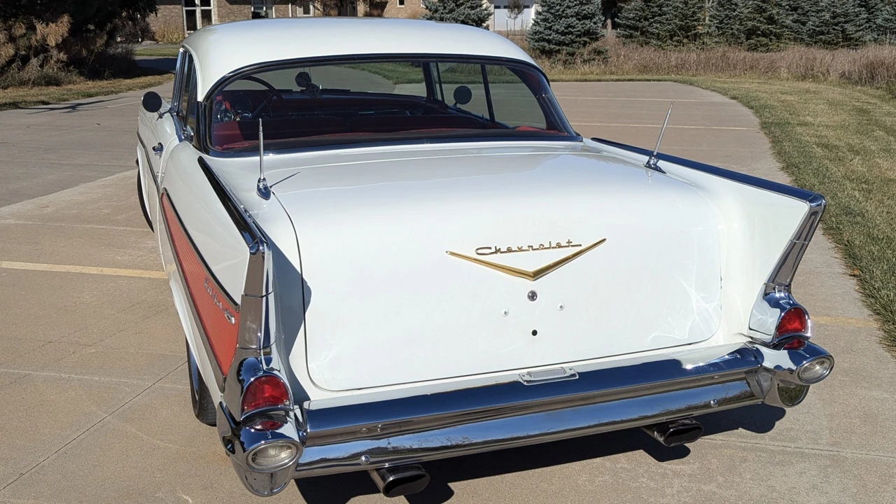 1957 Chevrolet Tri-Five Bel Air 2-Door Hardtop & Coupe - Image 13 of 31
