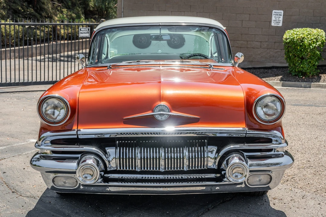 1957 Pontiac Chieftain - Image 4 of 31