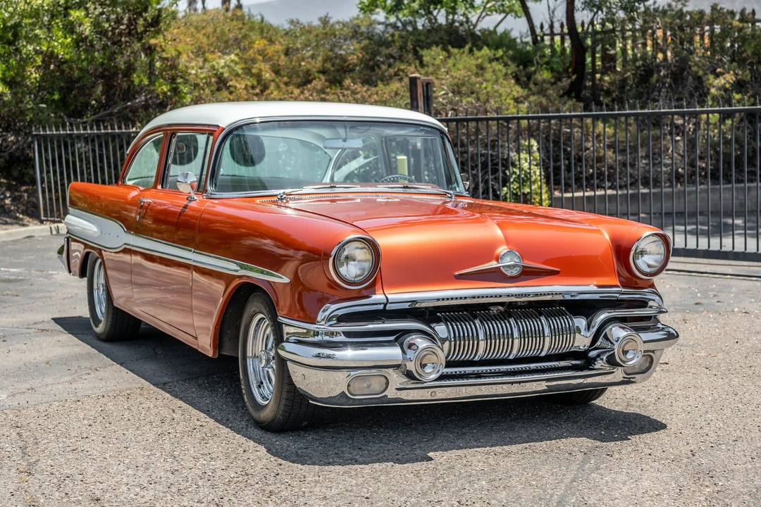 1957 Pontiac Chieftain - Image 5 of 31
