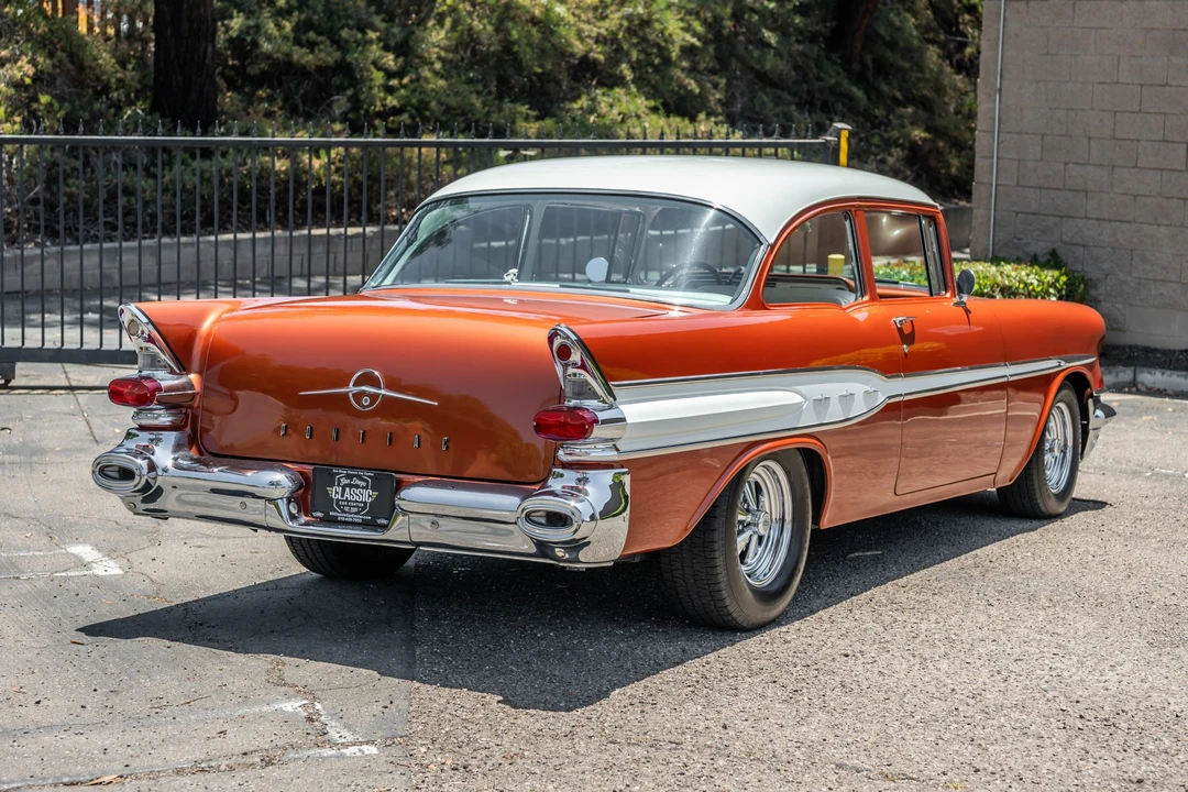 1957 Pontiac Chieftain - Image 7 of 31