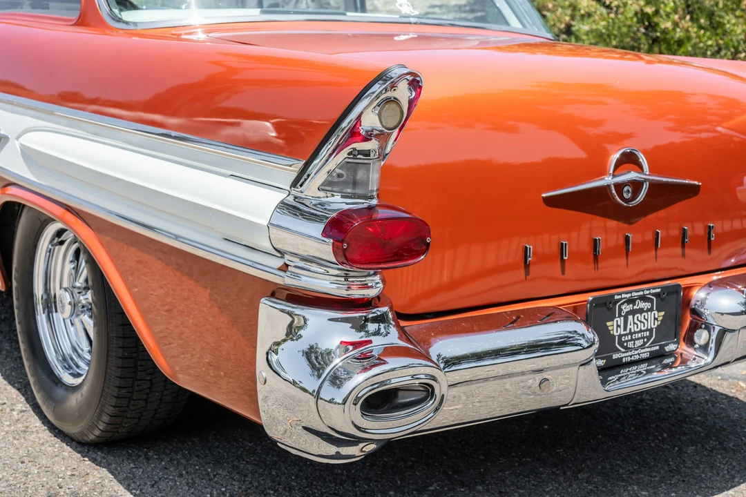 1957 Pontiac Chieftain - Image 18 of 31