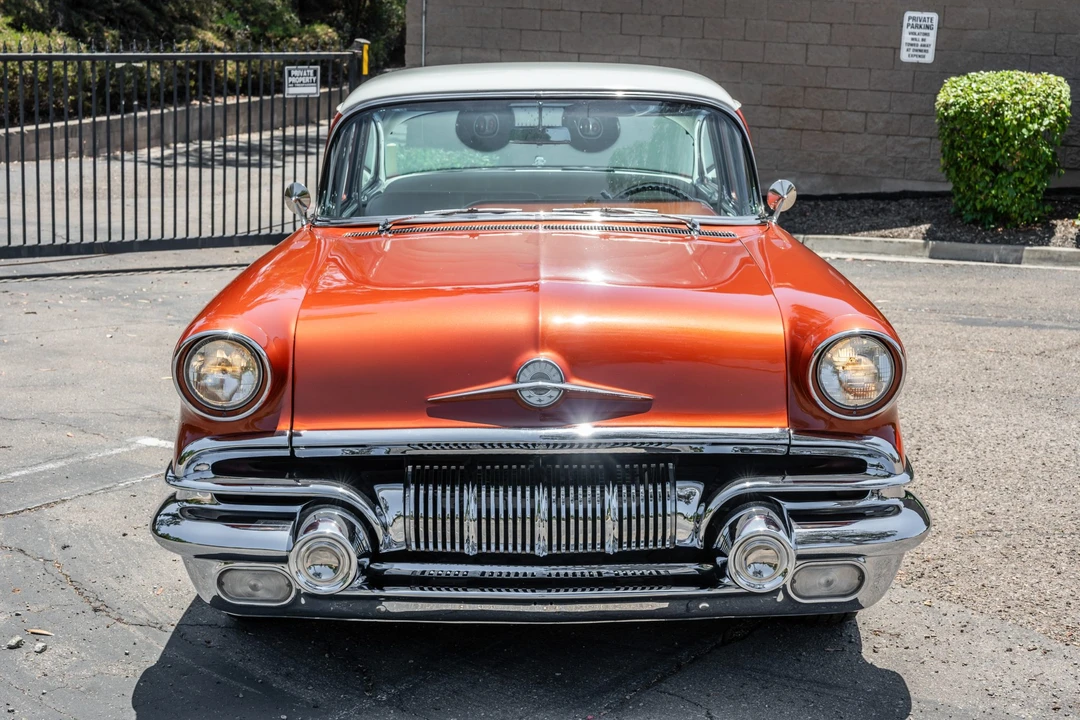 1957 Pontiac Chieftain - Image 3 of 31