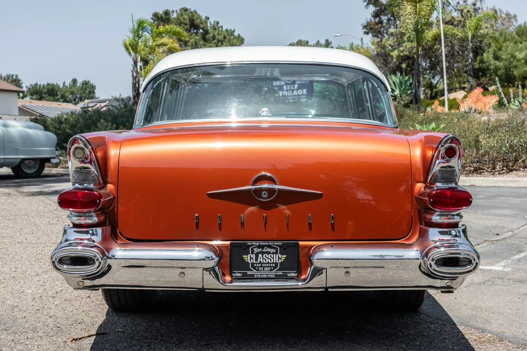1957 Pontiac Chieftain - Image 8 of 31