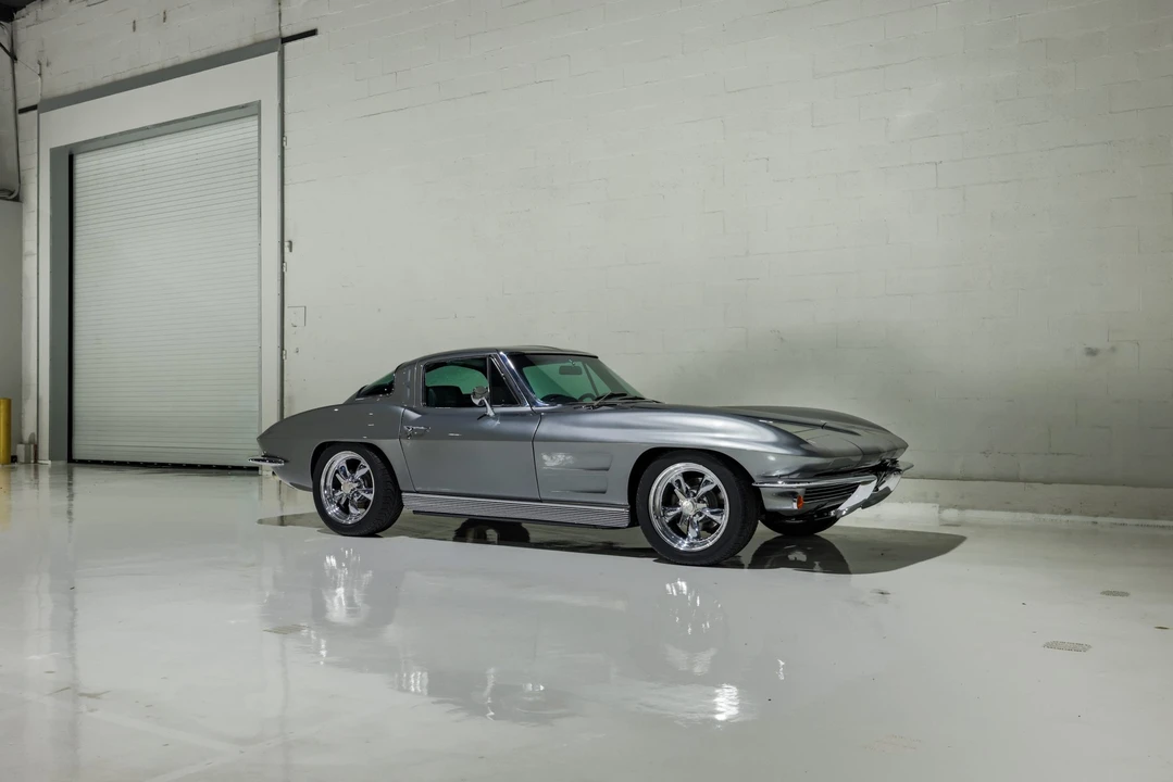 1963 Chevrolet Corvette C2 - Image 18 of 31