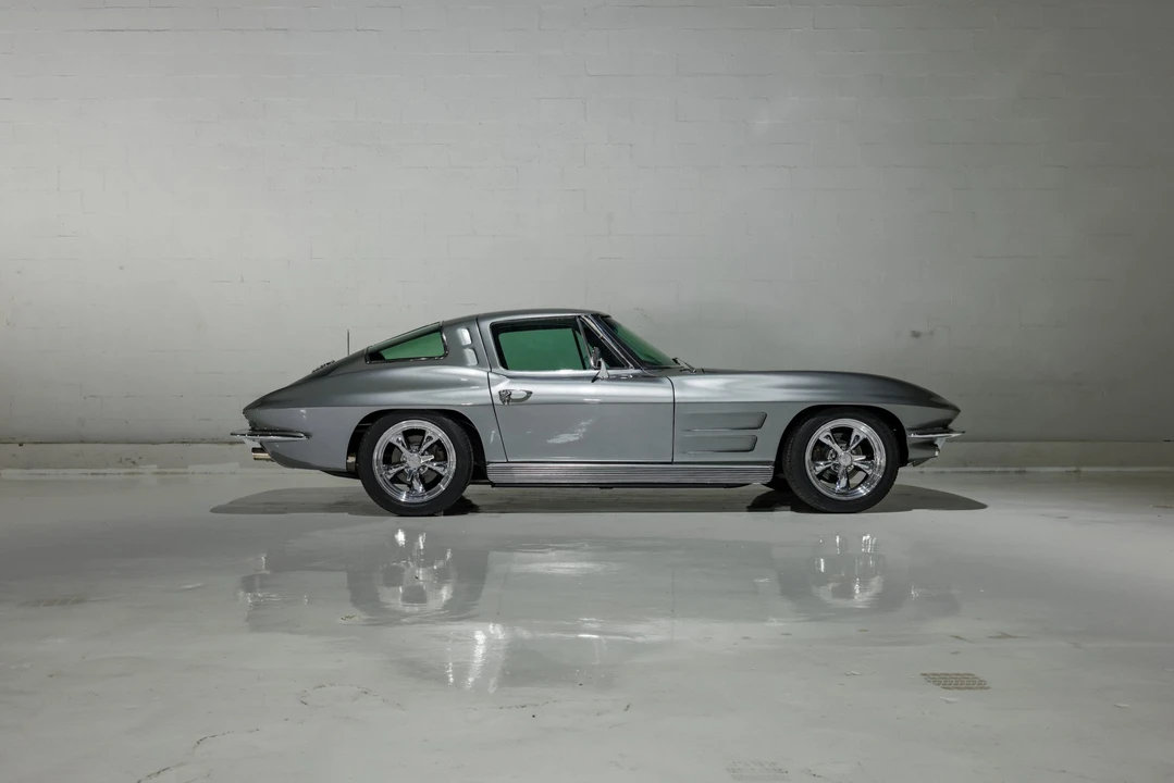 1963 Chevrolet Corvette C2 - Image 16 of 31