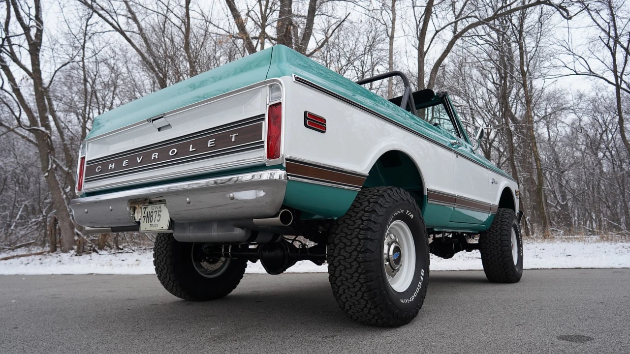 1969 Chevrolet K5 Blazer 1st Gen - Image 12 of 31