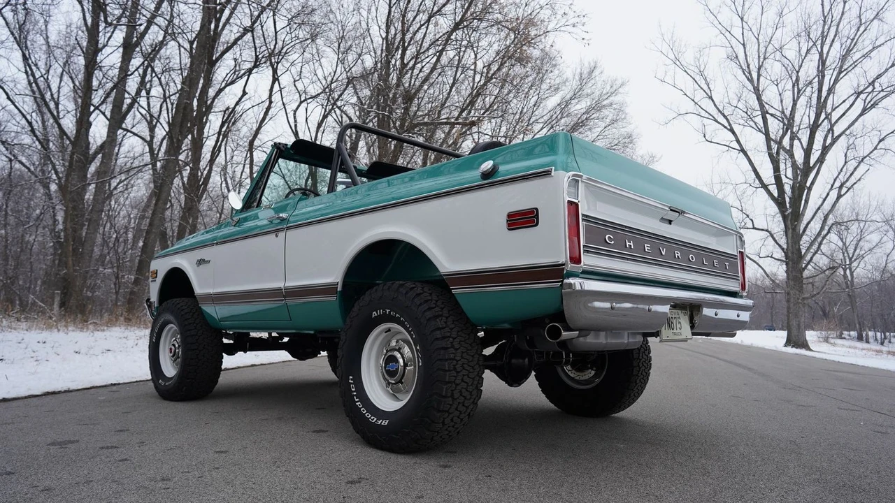 1969 Chevrolet K5 Blazer 1st Gen - Image 14 of 31