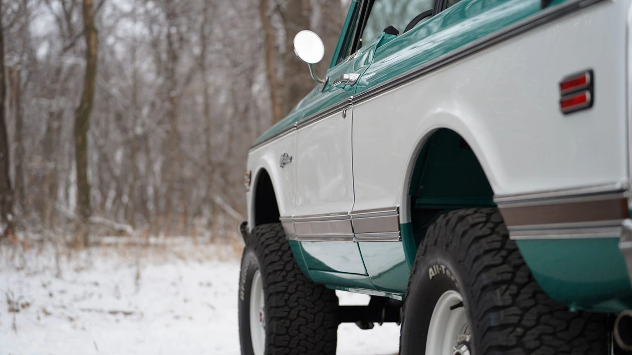 1969 Chevrolet K5 Blazer 1st Gen - Image 28 of 31