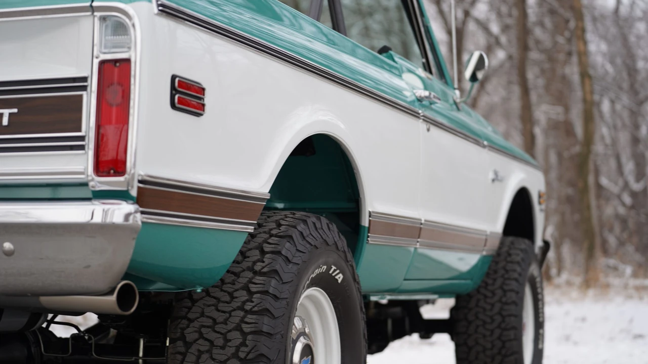 1969 Chevrolet K5 Blazer 1st Gen - Image 26 of 31