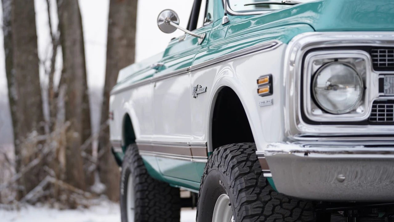 1969 Chevrolet K5 Blazer 1st Gen - Image 24 of 31