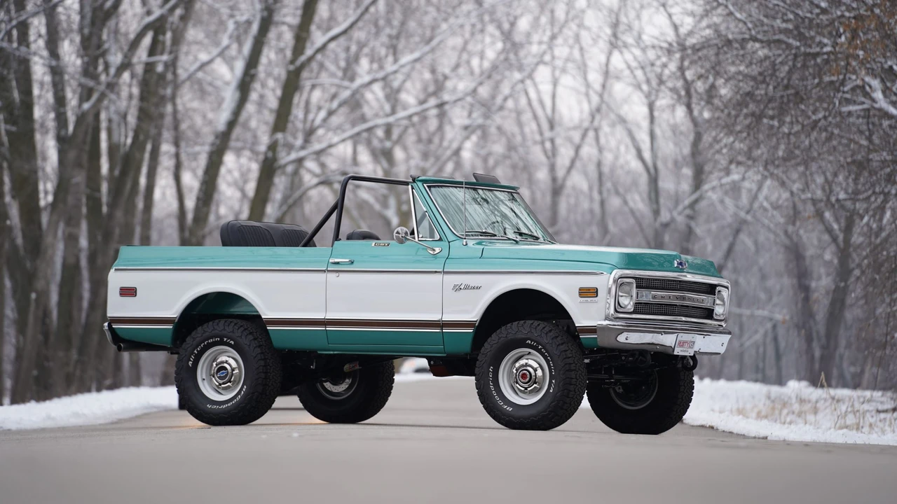 1969 Chevrolet K5 Blazer 1st Gen - Image 11 of 31