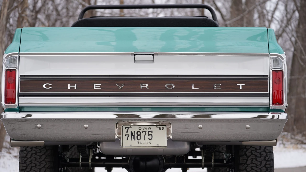 1969 Chevrolet K5 Blazer 1st Gen - Image 27 of 31