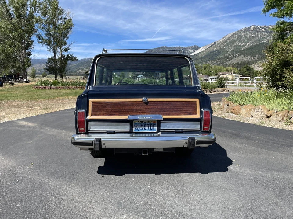 1984 Jeep SJ Grand Wagoneer - Image 7 of 31