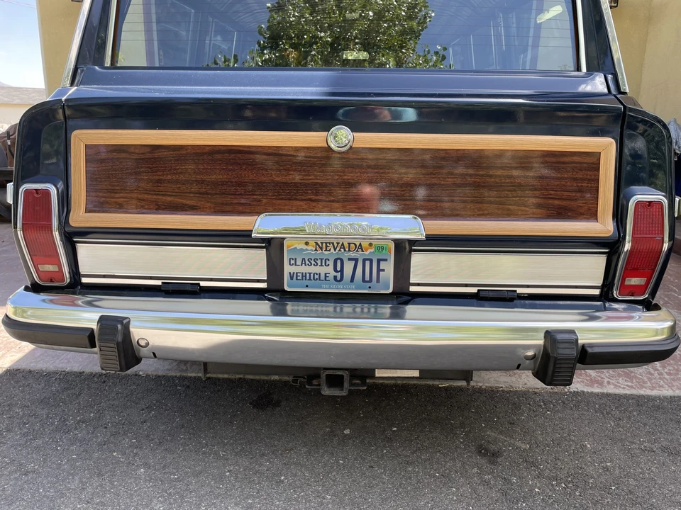1984 Jeep SJ Grand Wagoneer - Image 11 of 31