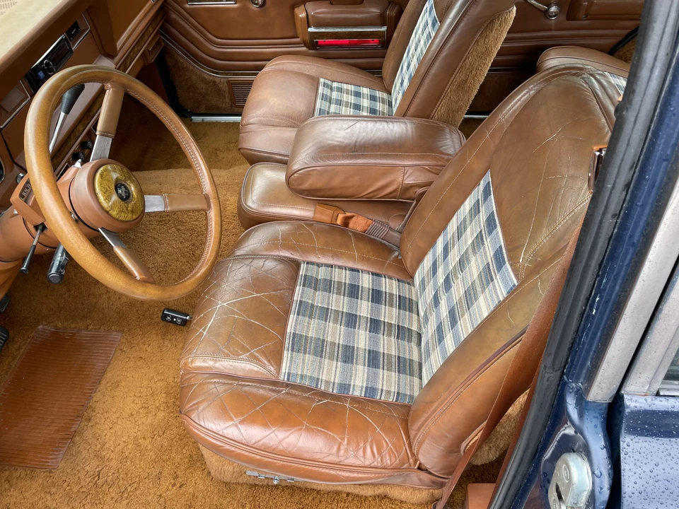 1984 Jeep SJ Grand Wagoneer - Image 26 of 31