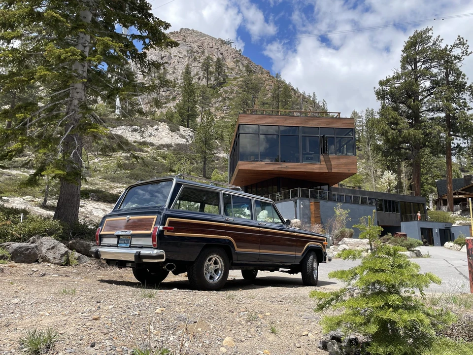 1984 Jeep SJ Grand Wagoneer - Image 6 of 31